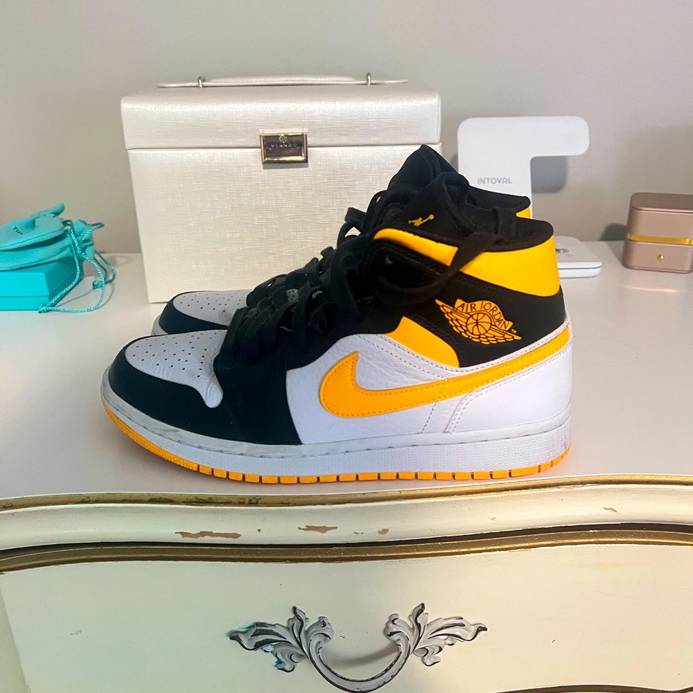 Women’s Nike Air Jordan Retro 1 SE Mid White Laser Orange sneakers